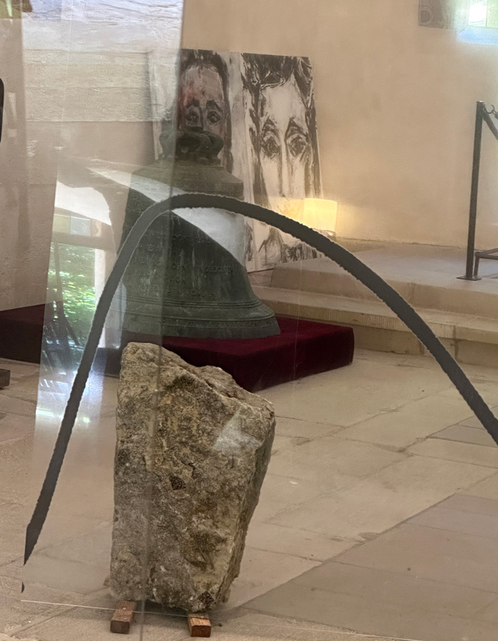 Offen … bin ich da? | Claudia Thorban, Gottesackerkapelle Crailsheim, 27. Juni – 31. August 2025, Eine Veranstaltung des Stadtarchivs Crailsheim.